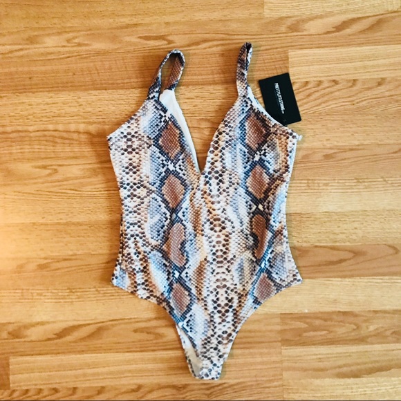 Asos pretty little thing snake bodysuit - Picture 5 of 6